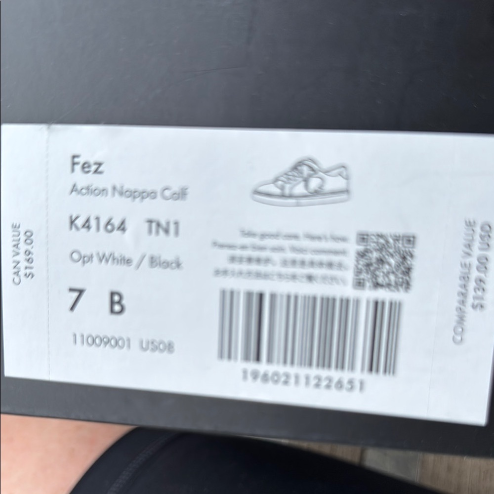 Kate Spade Black and White Sneakers for Everyday Style
Brand new.